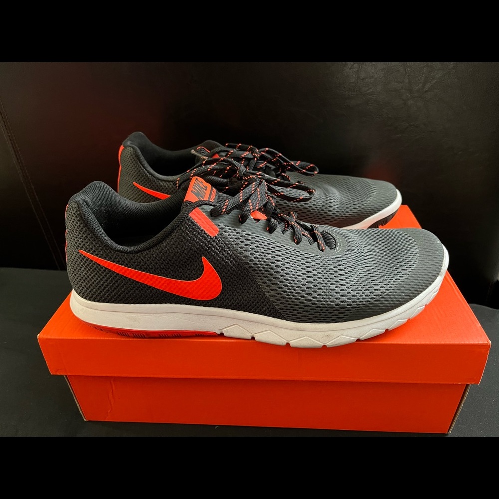 NIKE FLEX EXPERIENCE RN 5 RUNNING SHOE